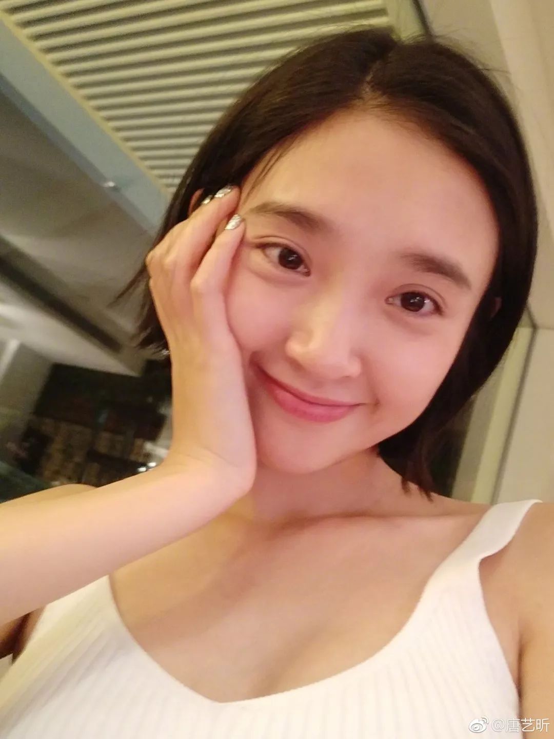 张若昀和唐艺昕谈了多久恋爱,张若昀和唐艺昕发糖不断羡煞旁人