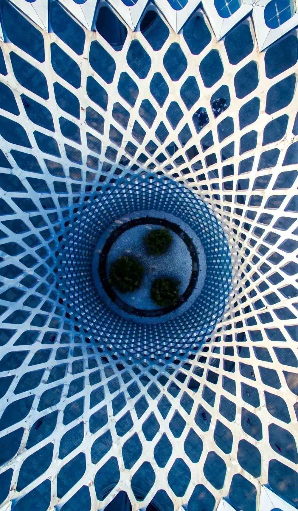 「荐读」朋友圈消失两年，他独自航拍中国，照片惊艳世界