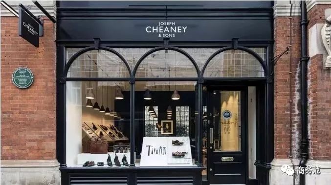 英国女王定制的水晶鞋,英国女王最漂亮的鞋子