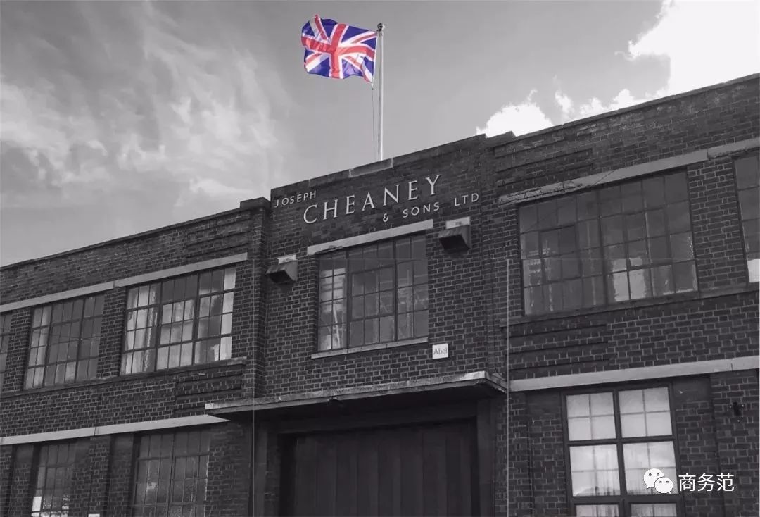 英国女王定制的水晶鞋,英国女王最漂亮的鞋子