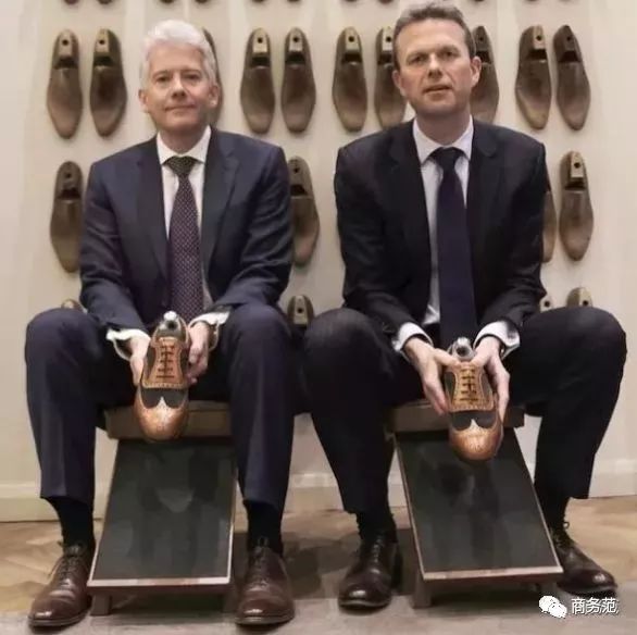 英国女王定制的水晶鞋,英国女王最漂亮的鞋子