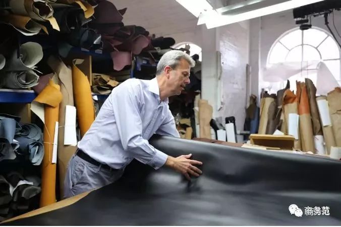 英国女王定制的水晶鞋,英国女王最漂亮的鞋子