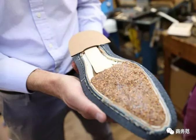 英国女王定制的水晶鞋,英国女王最漂亮的鞋子