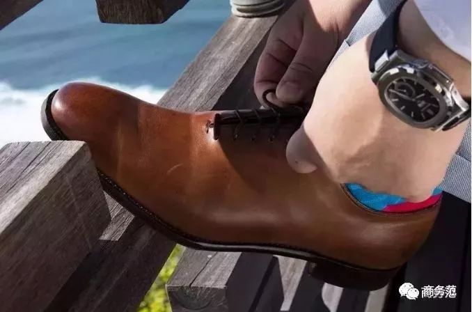 英国女王定制的水晶鞋,英国女王最漂亮的鞋子