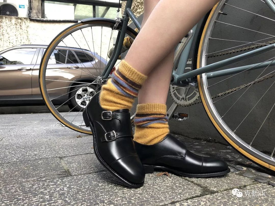 英国女王定制的水晶鞋,英国女王最漂亮的鞋子