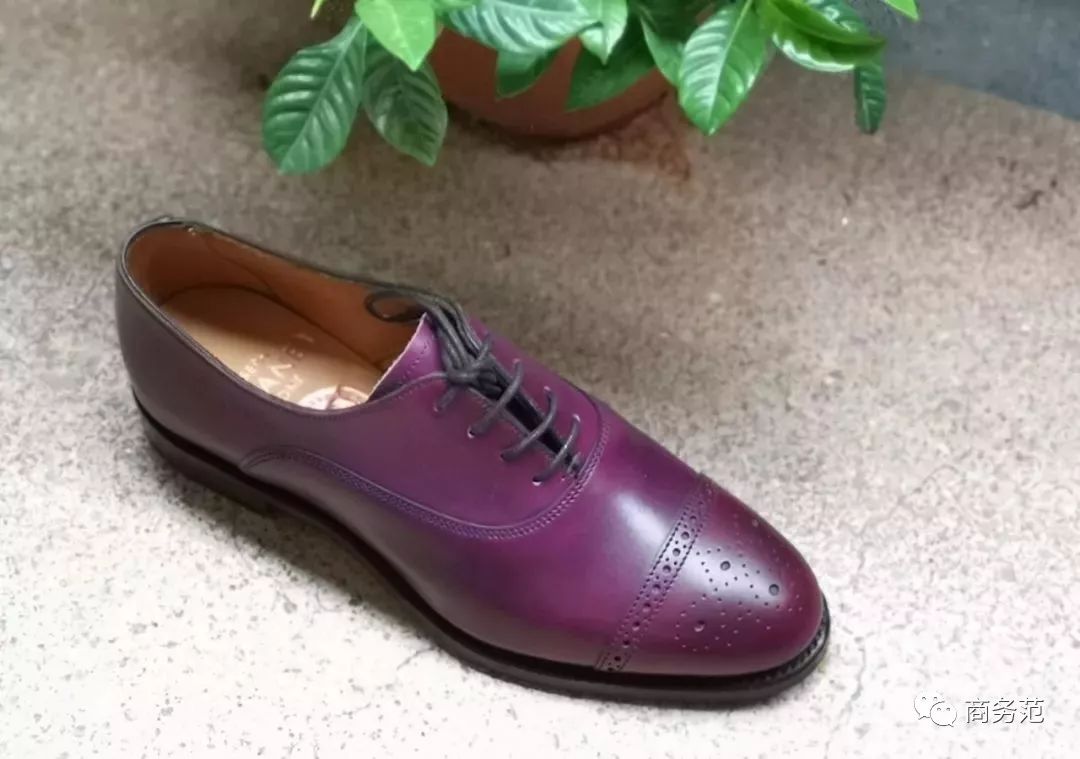 英国女王定制的水晶鞋,英国女王最漂亮的鞋子