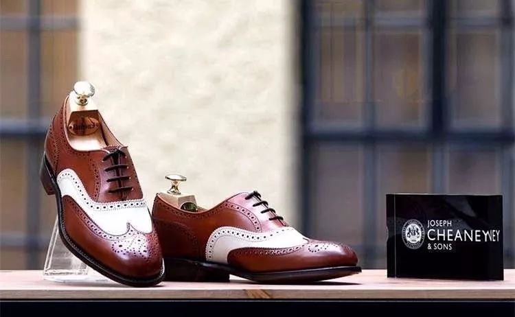 英国女王定制的水晶鞋,英国女王最漂亮的鞋子