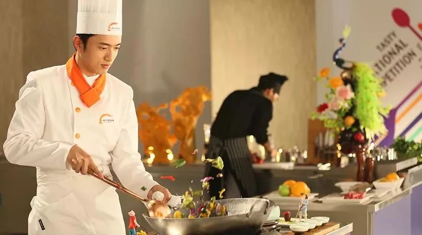 一年厨师培训班有多少钱,新东方烹饪学校培训班费用