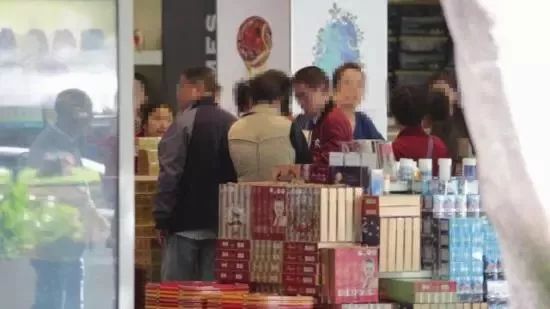 中国游客买买买,中国游客人傻钱多