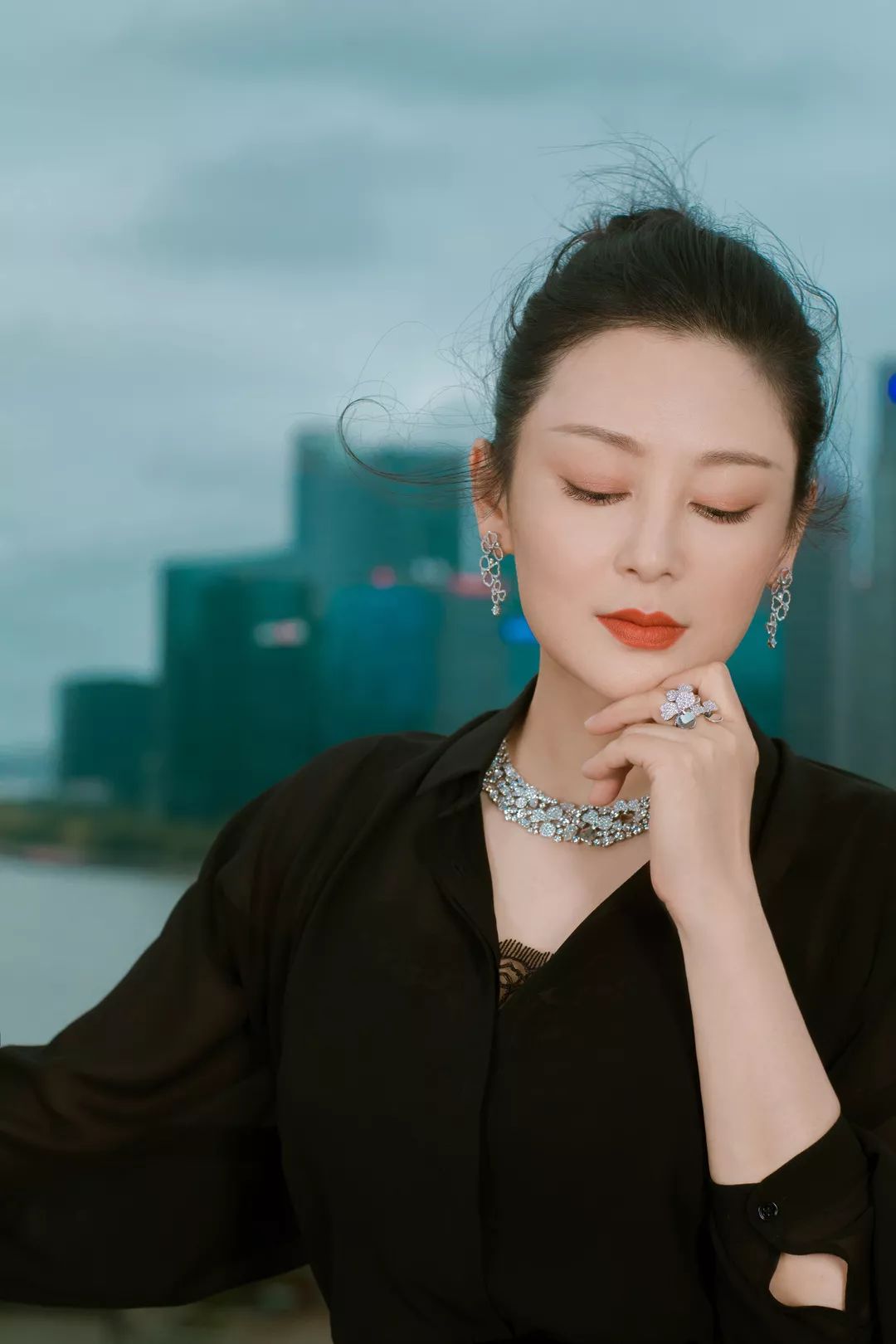 52岁的陈红美得让人服气,50岁陈红美不美