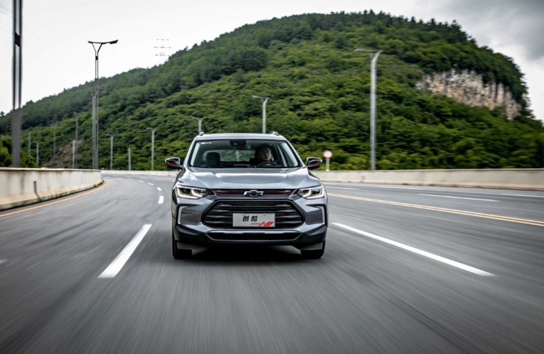 试驾雪佛兰新一代创酷,雪佛兰创酷2022款四缸落地多少钱