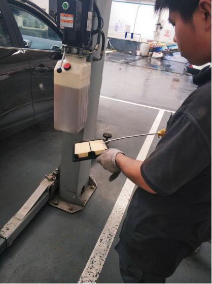 东风雷诺科雷傲2.5保养,雷诺科雷傲保养灯怎么消除