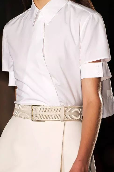 为什么白衬衫不能随便穿,为什么白衬衫是职业装