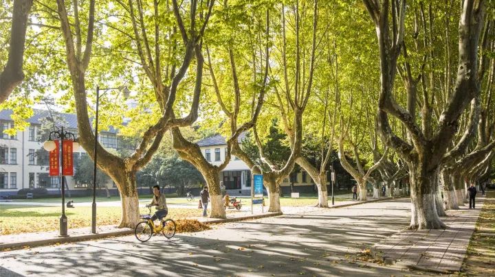 嗨，新同学你好，这里是河海大学！