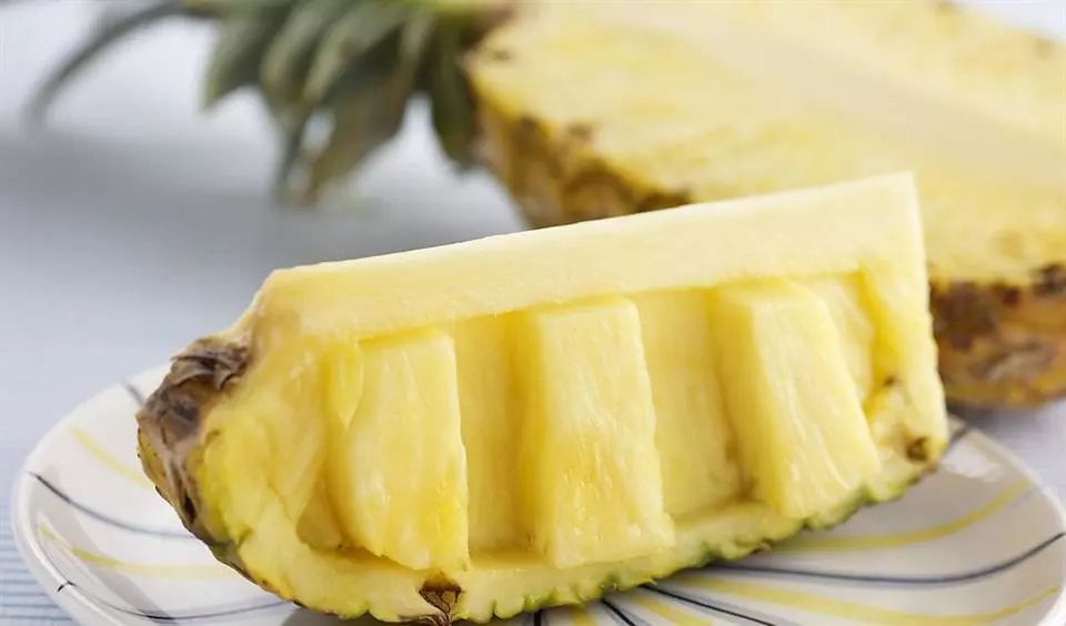 奇异果和猕猴桃是同一种水果吗,猕猴桃奇异果和菠萝凤梨的区别