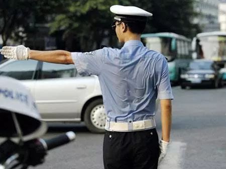 一线传真视频大全,一线传真交警一盔一带