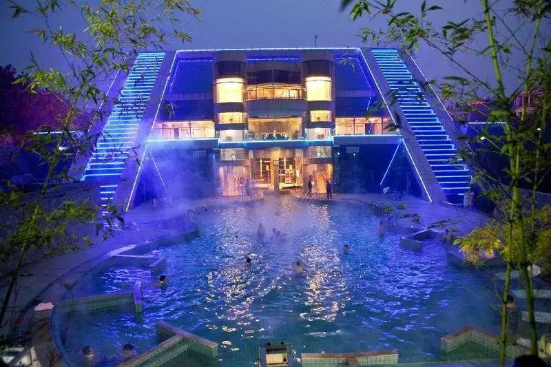 山水雪浴相见欢，鲁山耀中原