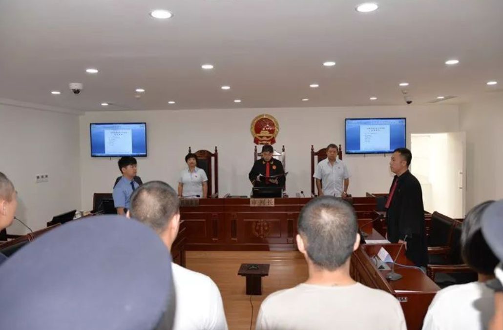 【禁毒】栽了！*裤内**里藏“*粉K**”，还没上飞机就被抓