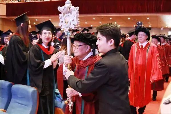 「“三美三名”系列」这位行业泰斗、领军人物，被誉为“中国MPA之父”的高邮乡贤，你可知道？