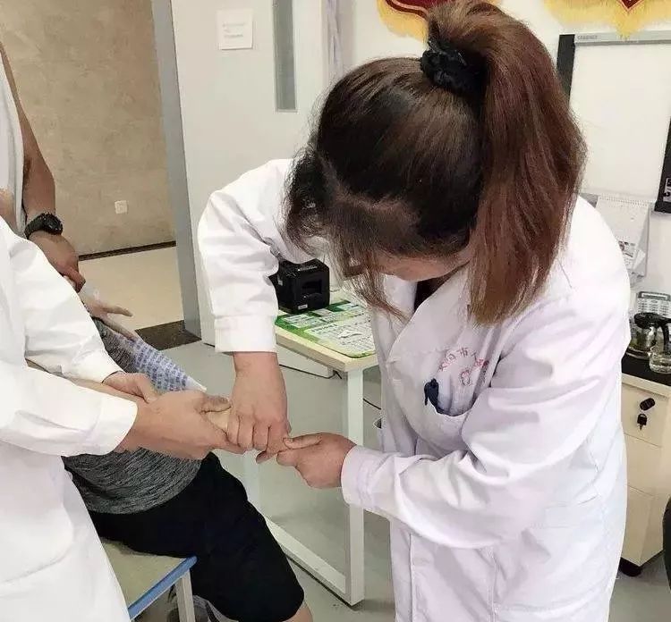 免费体检福利,免挂号费诊疗费