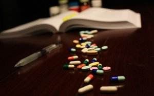 “我吸毒了，我妈喂的！”