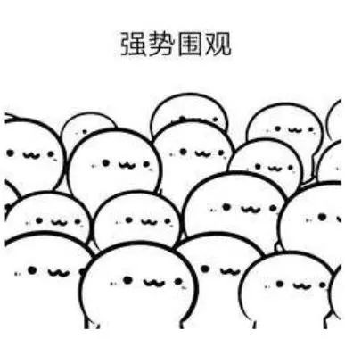 女子偷电瓶车被抓指认现场,女孩抓小偷围观