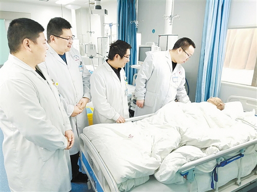用心守护银发健康,关爱骨病关爱健康