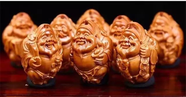 大块翡翠雕件寓意大全图,翡翠葫芦雕件寓意是什么意思