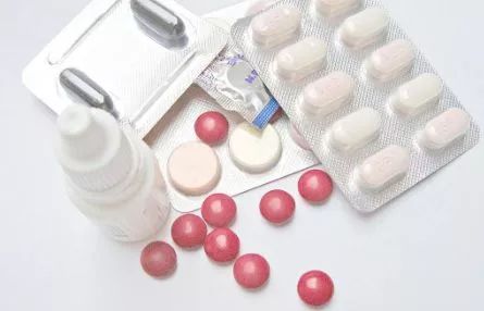 夏天出门容易被晒伤怎么办,小心吃这些东西或致疾病复发