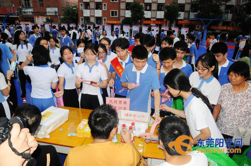 这东西比毒蛇更可怕!今天东莞各地花样“怼”它还专门建了个基地