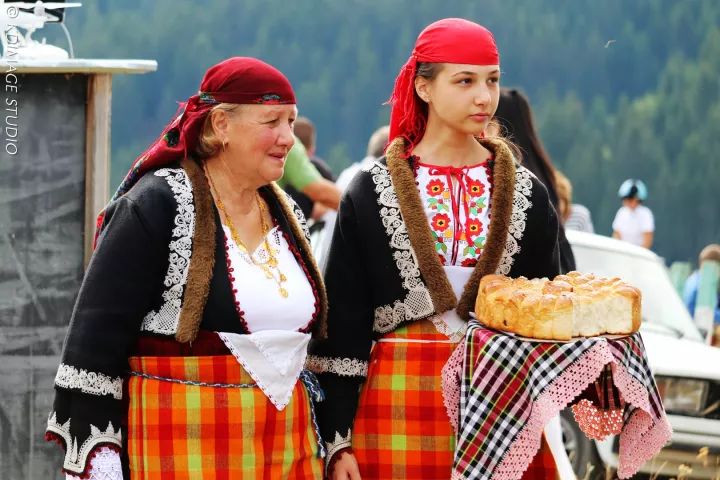 别只去英国法国了,欧洲还有个保加利亚,景美人美还便宜