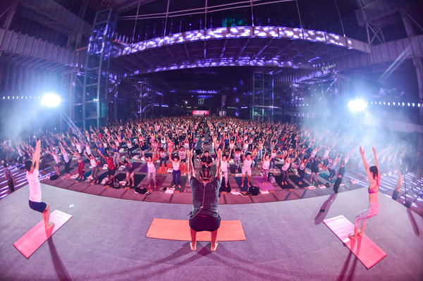 lululemon举办主题习练活动庆祝国际瑜伽日
