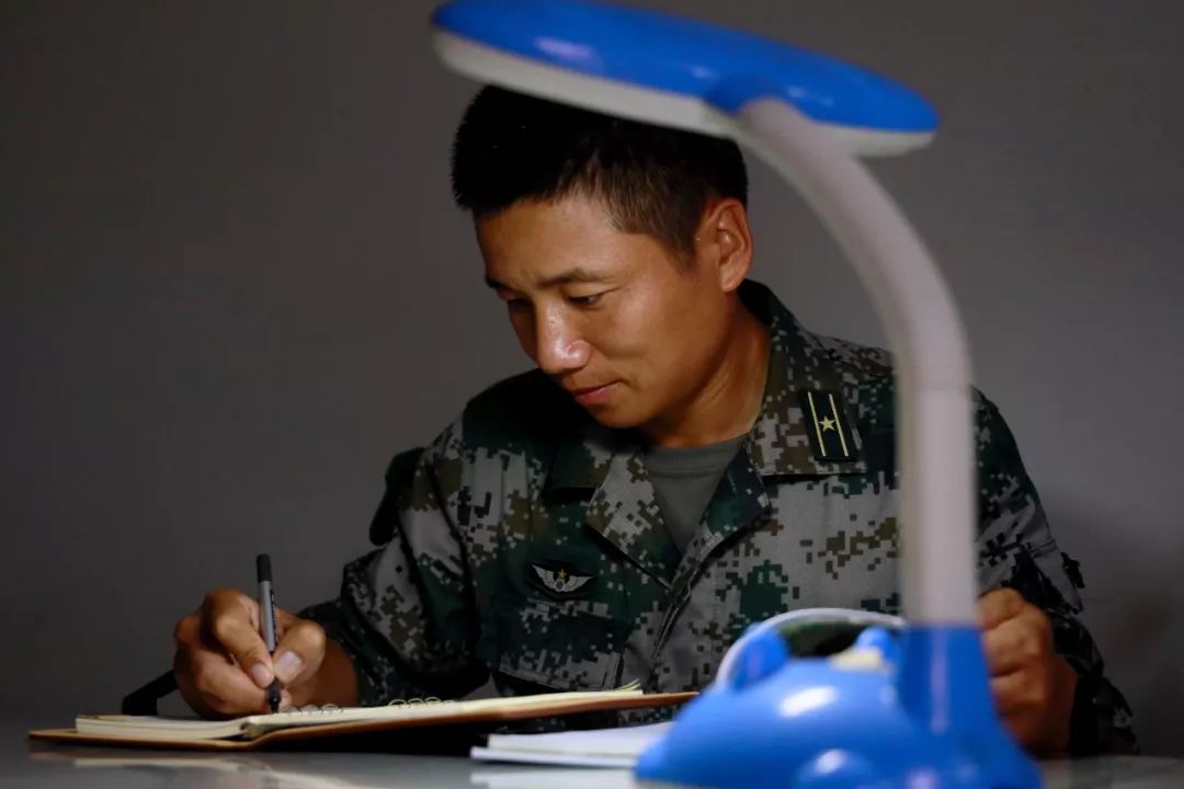 这个营长，真牛！