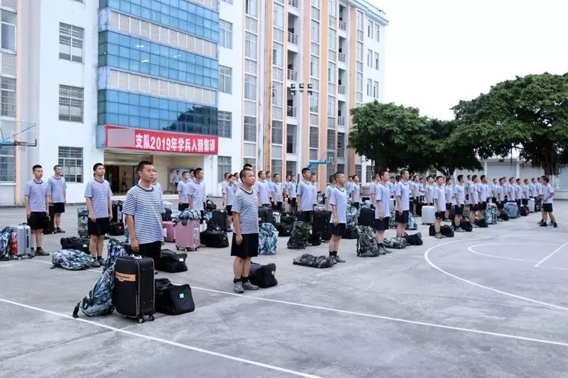 00后新兵呈现的新特点及措施,新兵前后对比照