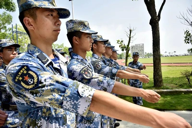 00后新兵呈现的新特点及措施,新兵前后对比照