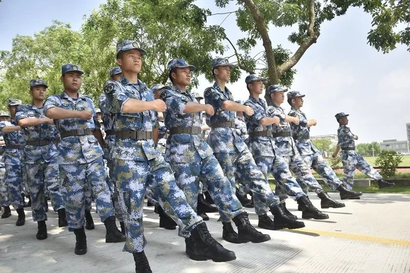 00后新兵呈现的新特点及措施,新兵前后对比照