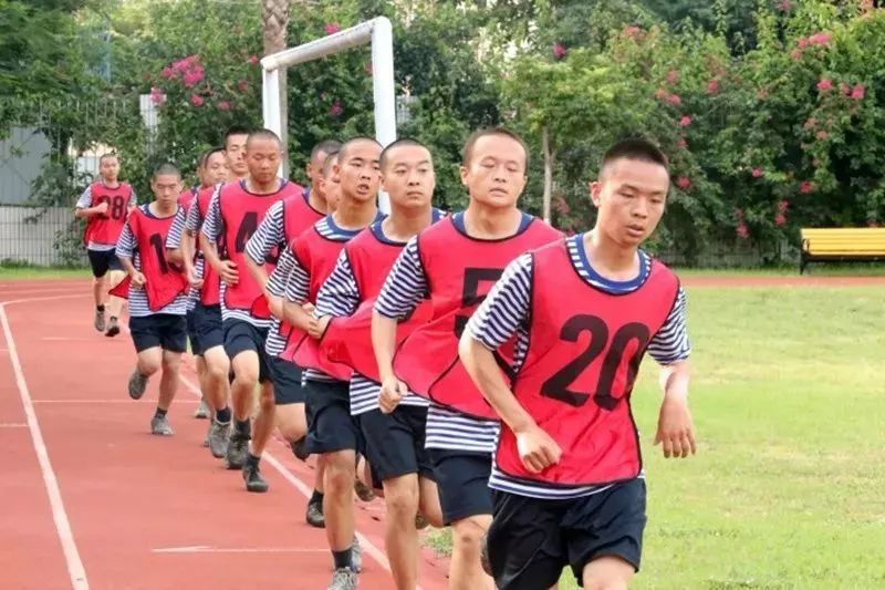 00后新兵呈现的新特点及措施,新兵前后对比照