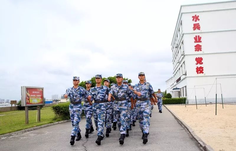 00后新兵呈现的新特点及措施,新兵前后对比照