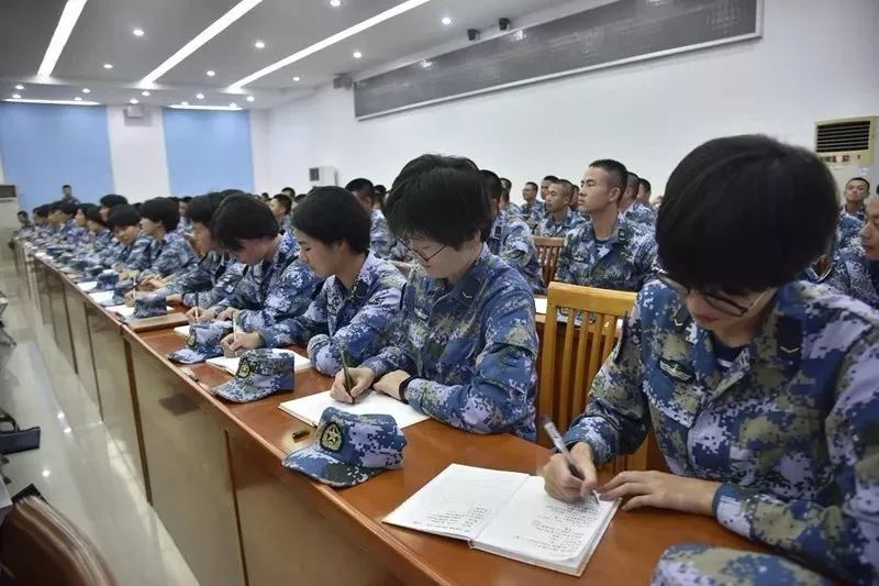 00后新兵呈现的新特点及措施,新兵前后对比照