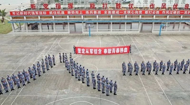 00后新兵呈现的新特点及措施,新兵前后对比照