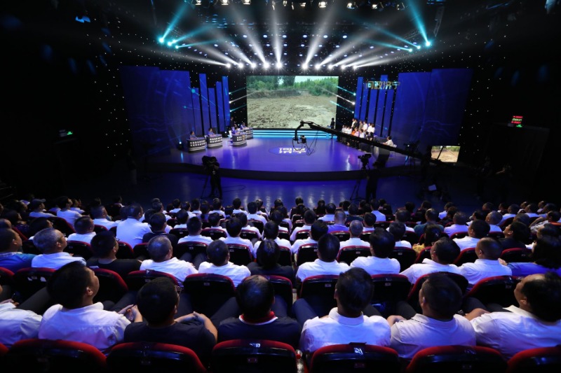 问政济宁|附院周边私占公共车位太任性违法现象亟需整治