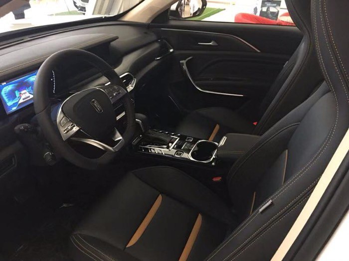 光看图片真是不行，奔腾T77实车太亮眼