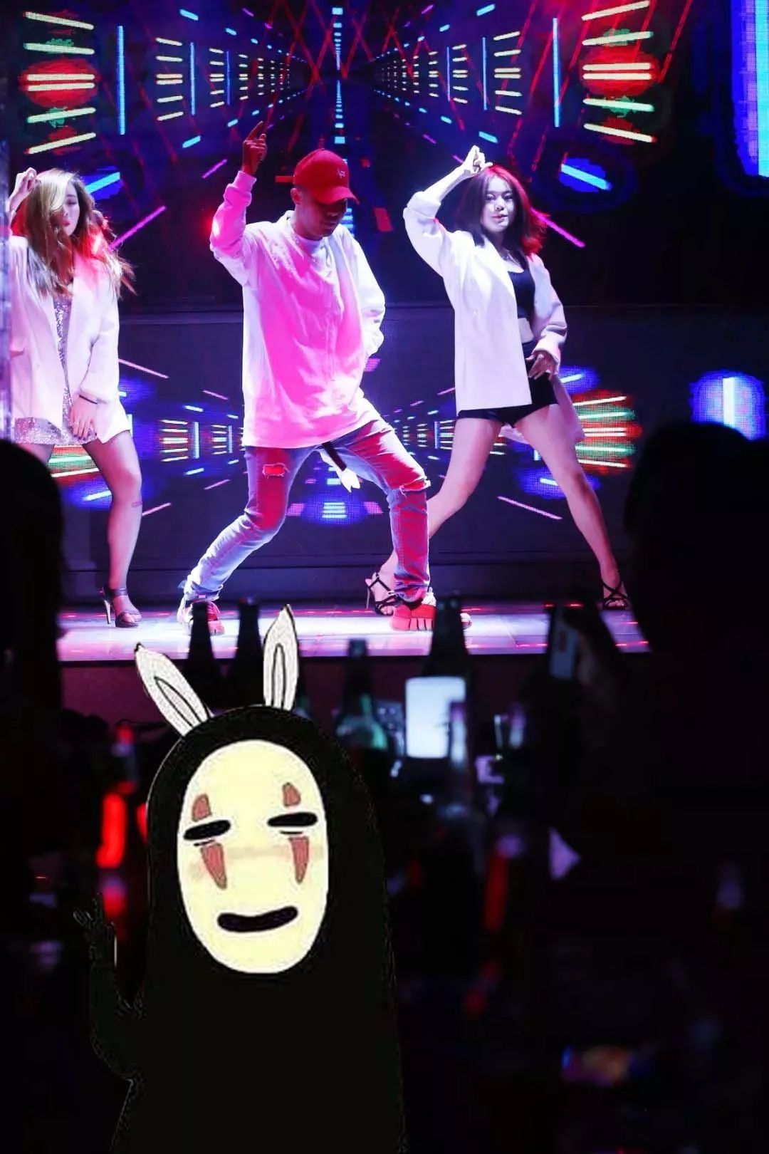 HI,无脸男,我想和你看夜晚的青岛,用这些慰藉你所有的好!