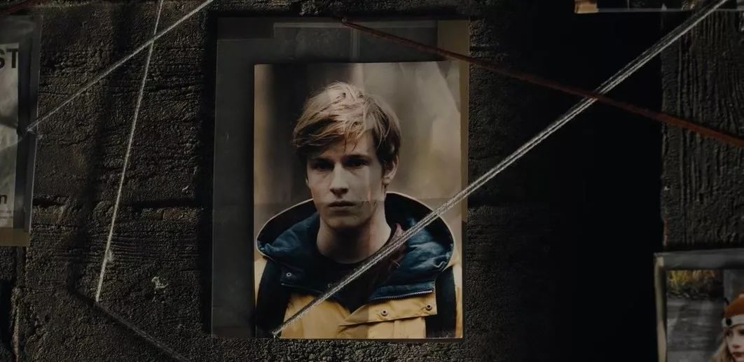 豆瓣9.4分，五条时间线的网飞神剧，脑子要烧坏了