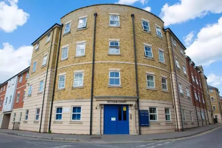 放弃高考录取结果,美术基础薄弱的她却成功申请到UAL和UCA双offer