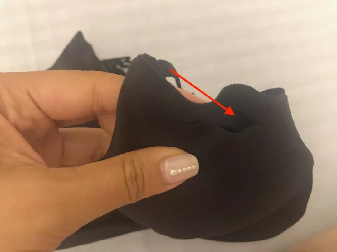 好物|尴尬,我看到你内衣的边边和背上勒出的肉了......