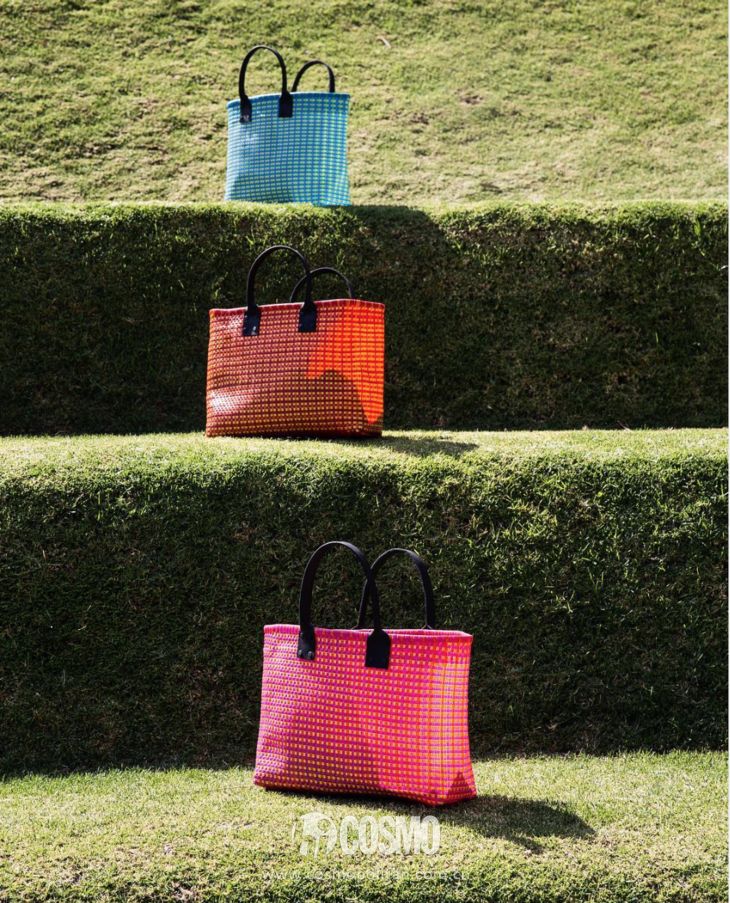 关晓彤穿绿丝绒裙大波浪,慵懒小黑裙关晓彤同款