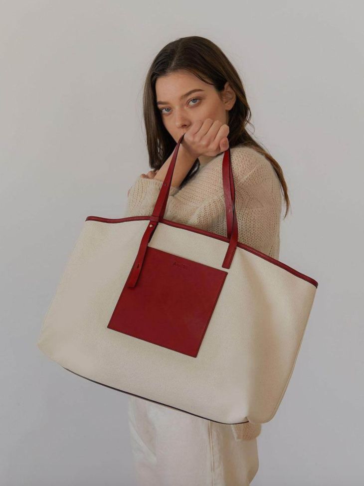 关晓彤穿绿丝绒裙大波浪,慵懒小黑裙关晓彤同款