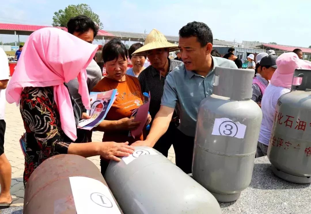 气瓶着火了关气瓶回火视频,气瓶起火如何灭