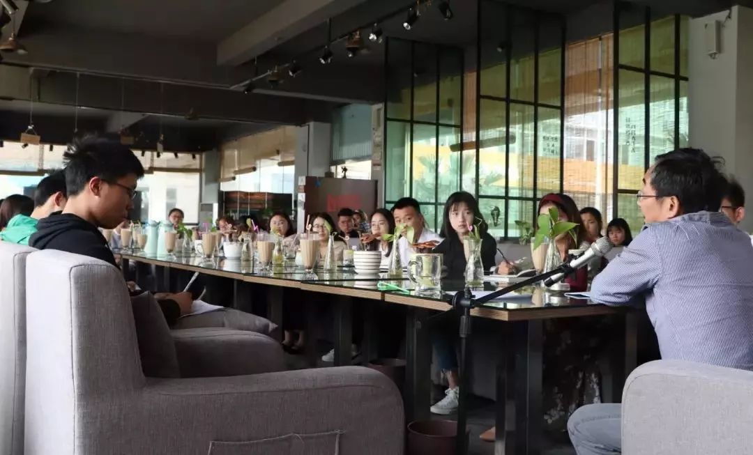 坚持“晨讲晚练”，这所师范学院不一般